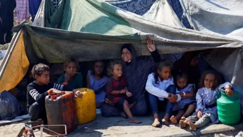 Cataclysmic Crisis within Gaza City while Israeli Tanks Push Forward