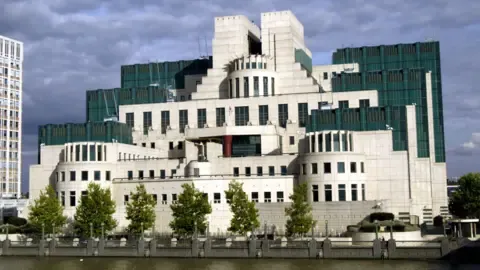 The UK's Secret Intelligence Service Rolls Out Encrypted Gateway to Lure Agents in the Russian Federation