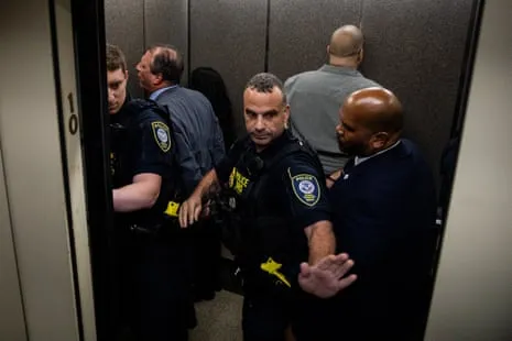 NY Officials Detained After Obstructing Ice Entryway to Federal Building